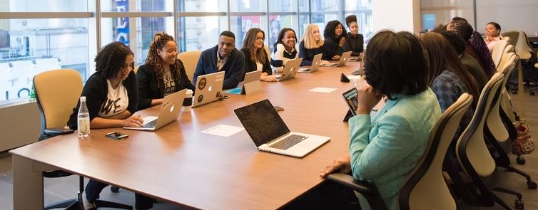 Provide Feedback in Group Situations